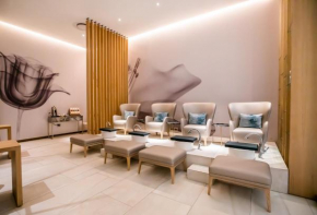 Houghton Suites